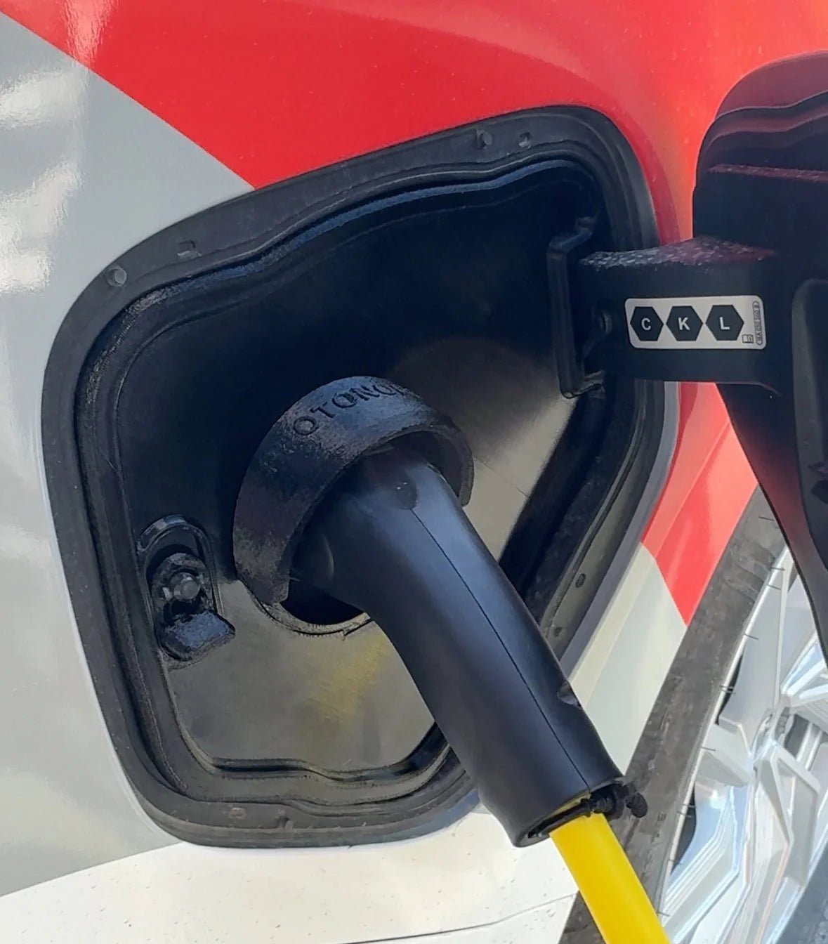 Rhinda EV Charging Port Snow Cover – Fits Volkswagen ID Buzz